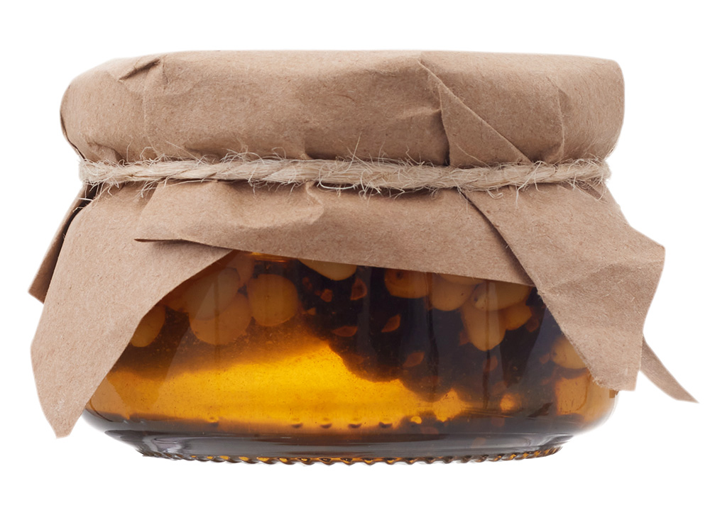 Мед с сосновыми шишками и кедровыми орехами