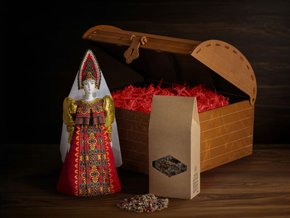 Подарочный набор: кукла фарфоровая, чай Малина с мятой