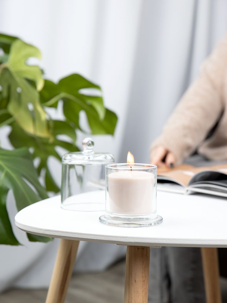 Ароматическая свеча Elven, гиацинт и древесина груши