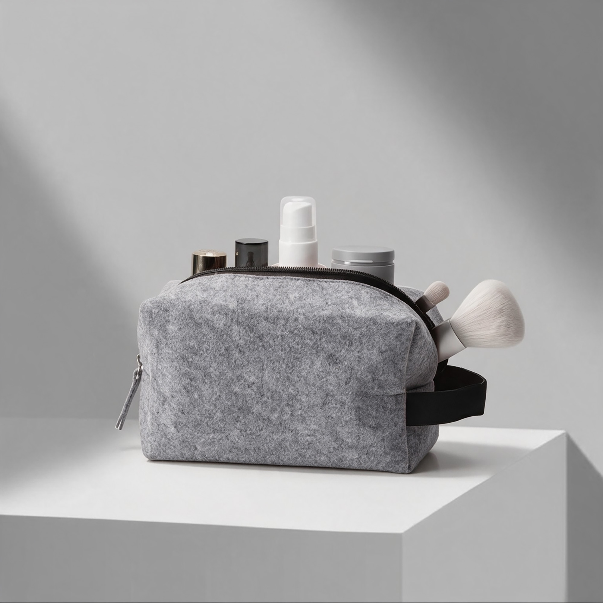 Косметичка из РПЕТ фетра с ручкой «Felt»